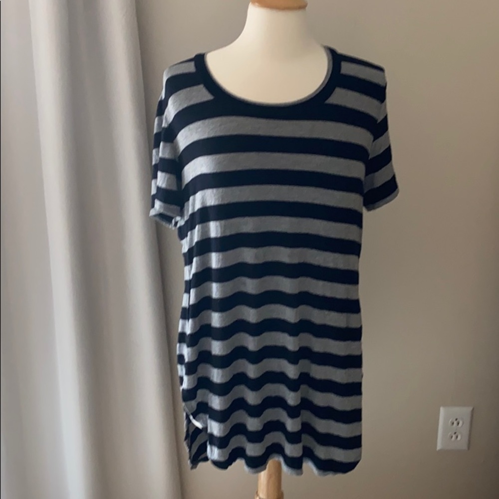 Mossimo hi-low striped top.